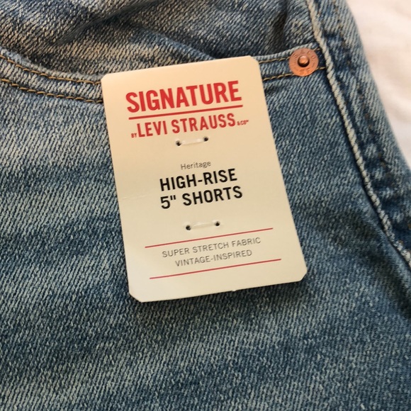 Levi’s Jean Shorts - Picture 4 of 9